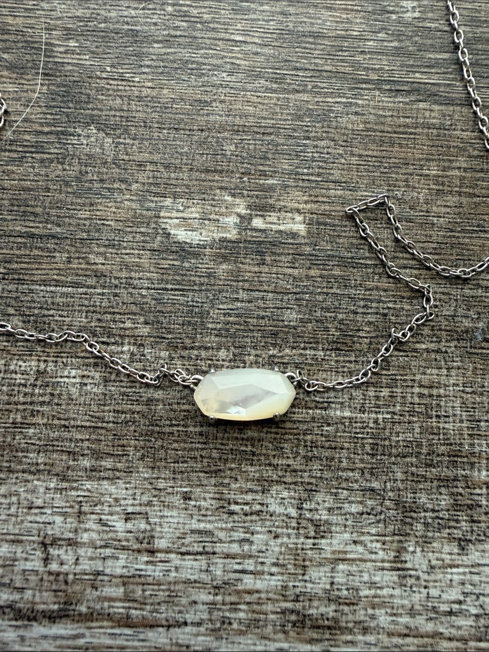 Delicate Kendra Scott Silver Chain Necklace with White Gemstone 🤍